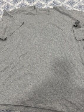 Victoria's Secret Heather Gray Short Sleeve Crewneck Tee